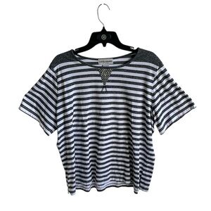 CATHY DANIELS WOMENS SHORT SLEEVE GRAY WHITE STRIPED TOP GEMS AT NECK SIZE 2X
